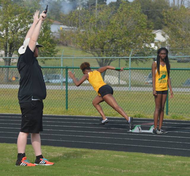 Seniors lead the way at SAC championship track and field meet