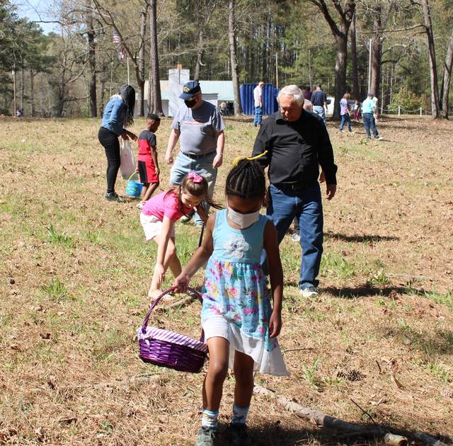 <p>Gavin Stone | Daily Journal</p> <p>A group of children and their families gathered at the American Legion Post 147 clubhouse on Ledbetter Lake Sunday to hunt for Easter eggs.</p>