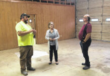 
			
				                                Charles Pope, town clerk Glenda McInnis and Mayor Pro Tem Stephen Cranford discuss the work that needs to be done at the community center.
                                 Matthew Sasser | Daily Journal

			
		