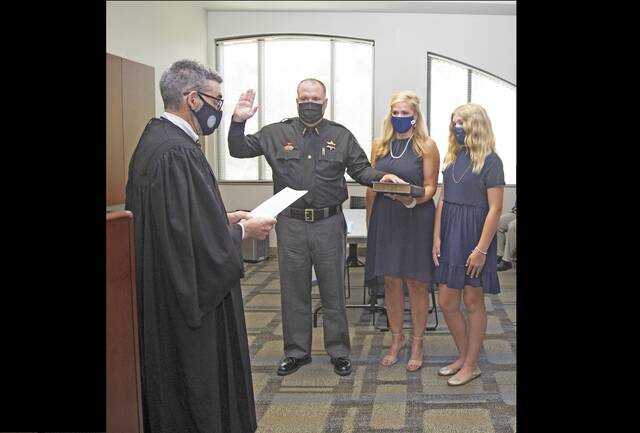 Sheriff Mark Gulledge being sworn in this past August.